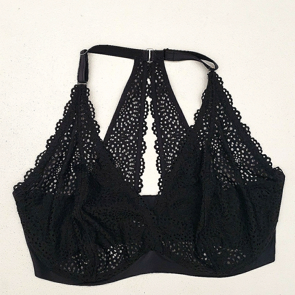 Curvy Couture Intimates Halter Racerback Lace Bra in Black Women's Size 40G
